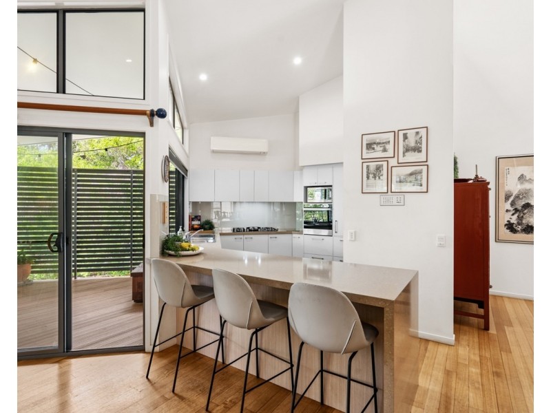 15 Ocean Crest Place, Alexandra Headland QLD 4572