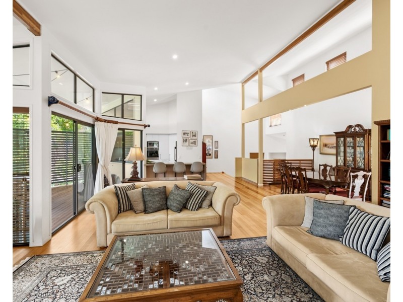 15 Ocean Crest Place, Alexandra Headland QLD 4572