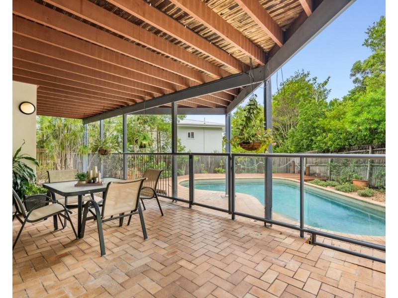 15 Ocean Crest Place, Alexandra Headland QLD 4572