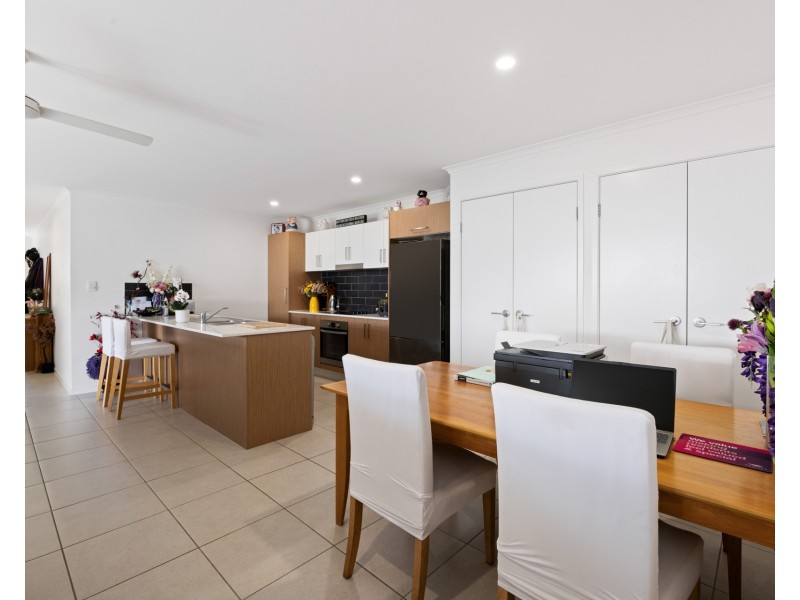 42 James Whalley Drive, Burnside QLD 4560