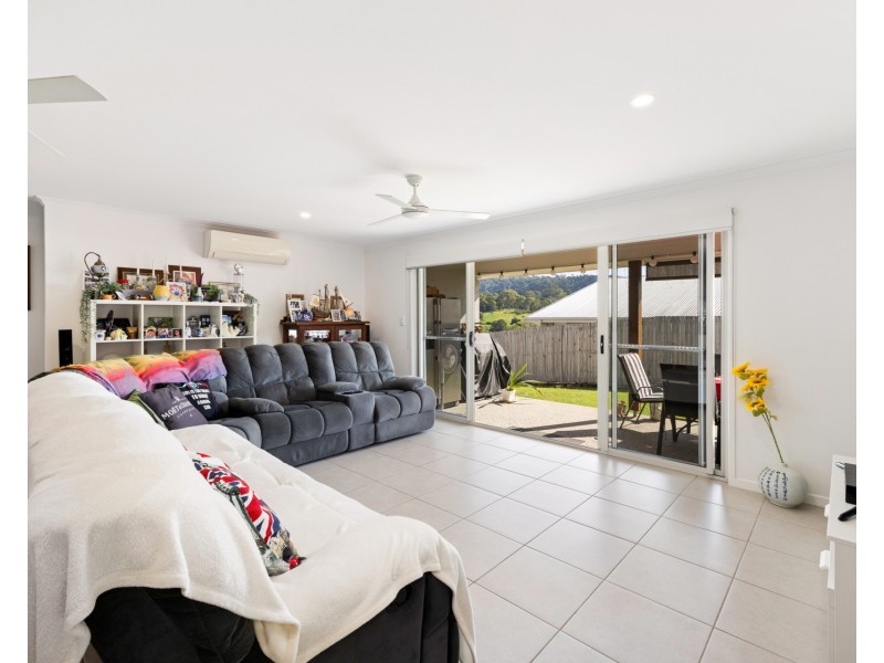 42 James Whalley Drive, Burnside QLD 4560