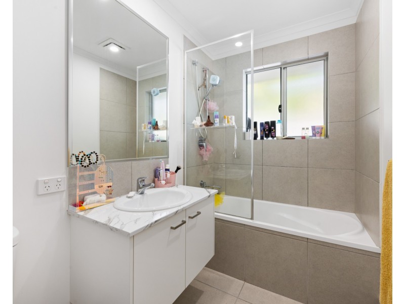 42 James Whalley Drive, Burnside QLD 4560