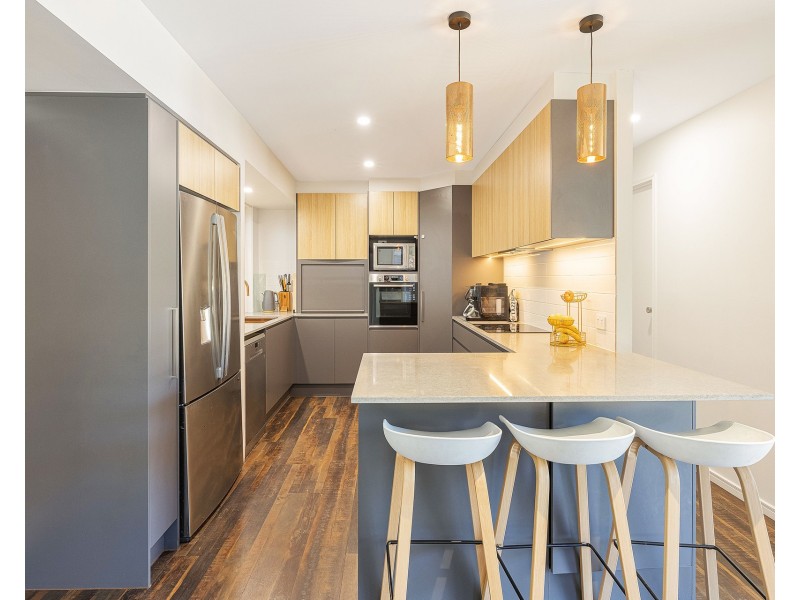 1 Dunk Place, Little Mountain QLD 4551
