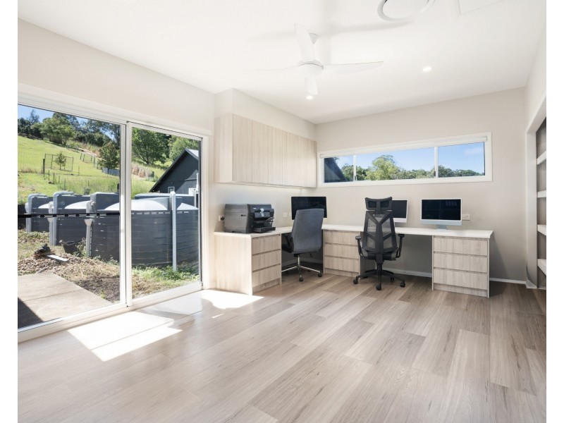 11 Bushland Place, Dulong QLD 4560