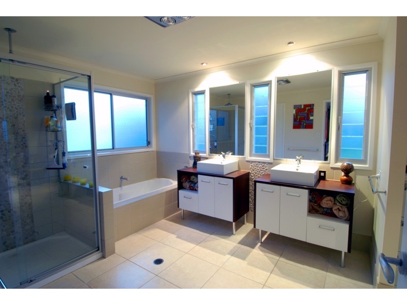 17 Camfield Street ‘Golden Triangle’, Alexandra Headland QLD 4572