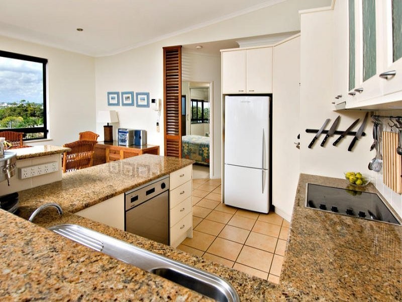 24 Picnic Point Esplanade, Maroochydore QLD 4558