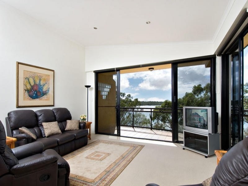 24 Picnic Point Esplanade, Maroochydore QLD 4558