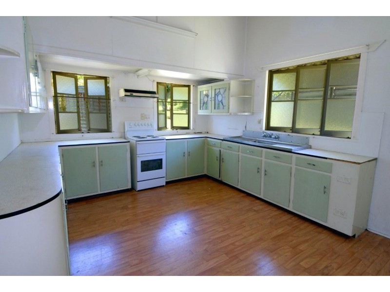 6 Arundell Avenue, Nambour QLD 4560