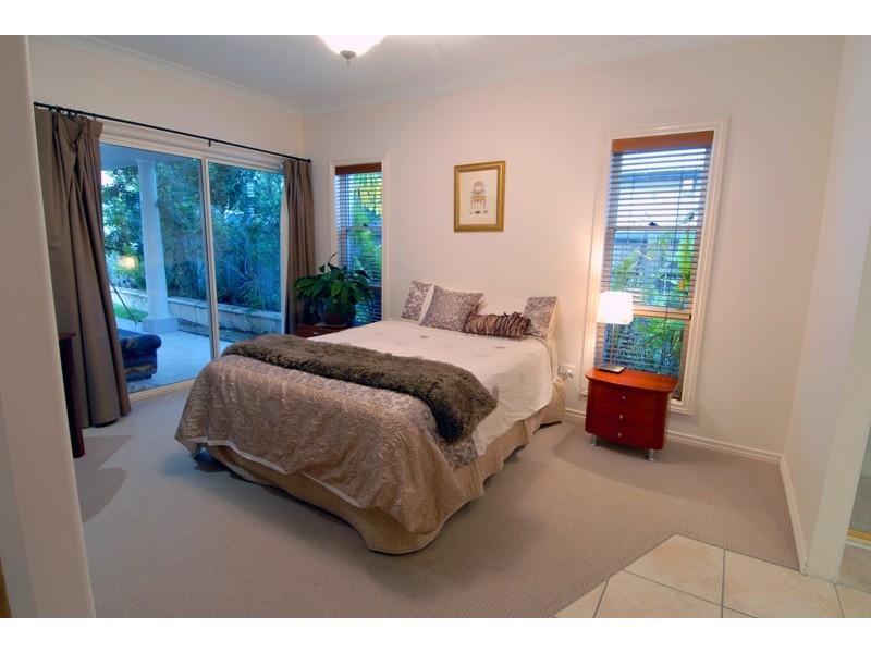 1 Antigua Court, Kawana Island QLD 4575