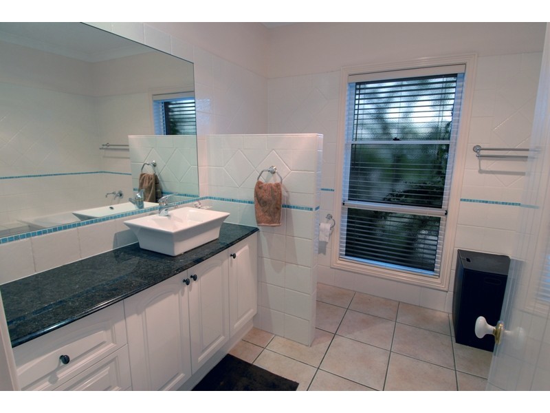 1 Antigua Court, Kawana Island QLD 4575