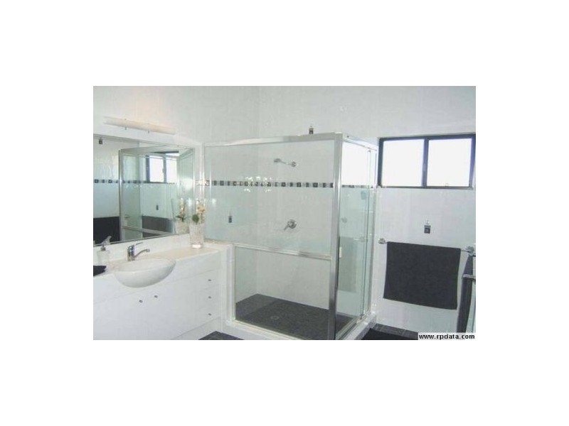 21 Sanibel Court, Kawana Island QLD 4575