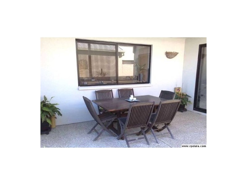 21 Sanibel Court, Kawana Island QLD 4575