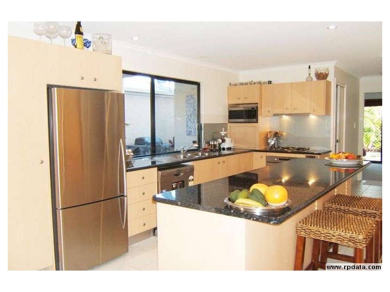 21 Sanibel Crt, Kawana Island QLD 4575