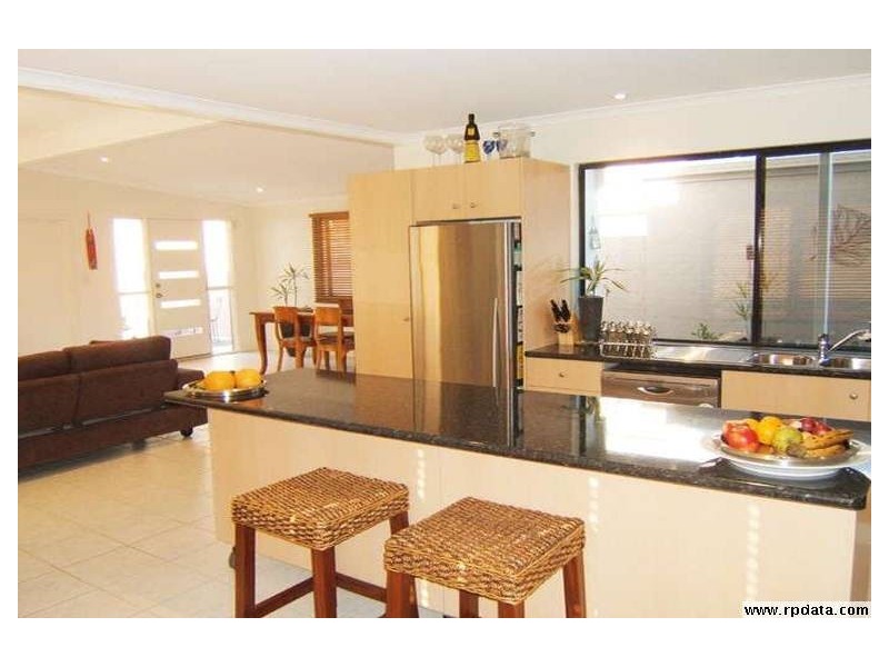 21 Sanibel Crt, Kawana Island QLD 4575