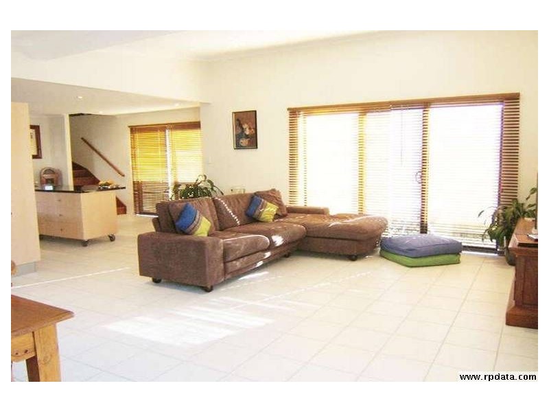 21 Sanibel Crt, Kawana Island QLD 4575