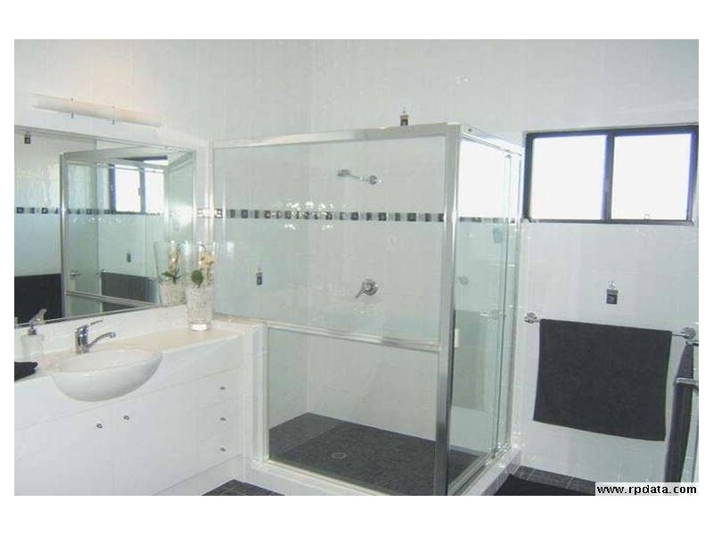 21 Sanibel Crt, Kawana Island QLD 4575