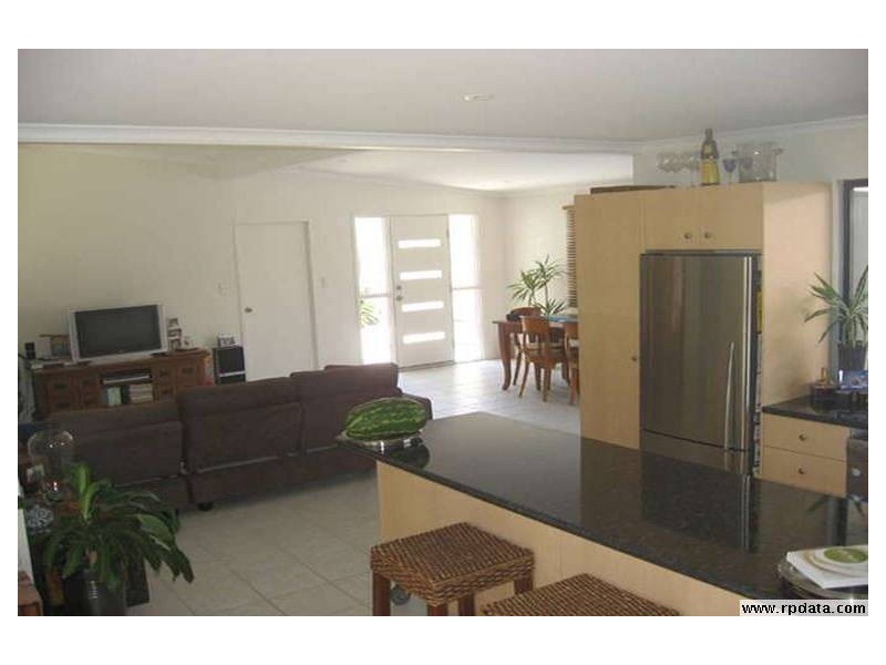 21 Sanibel Crt, Kawana Island QLD 4575