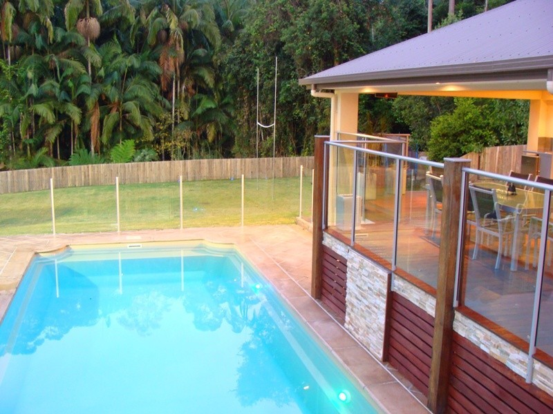 2 Sundown Close, Tanawha QLD 4556
