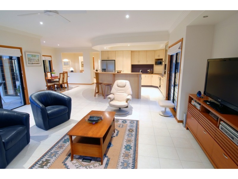 18 Corella Drive, Parrearra QLD 4575