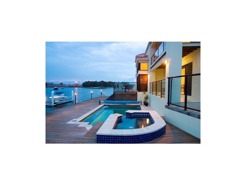 10 Mooloolah Island, Minyama QLD 4575