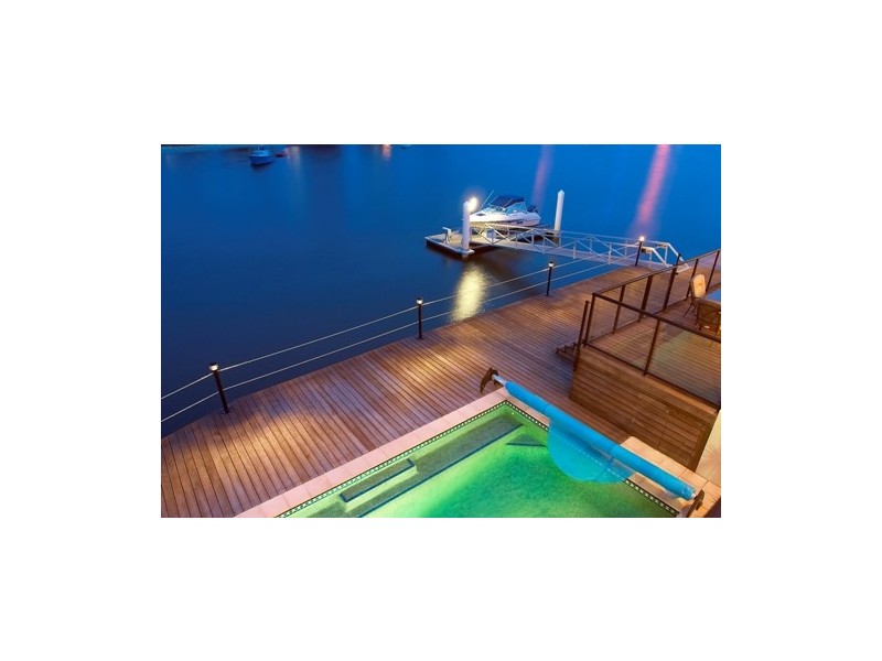 10 Mooloolah Island, Minyama QLD 4575