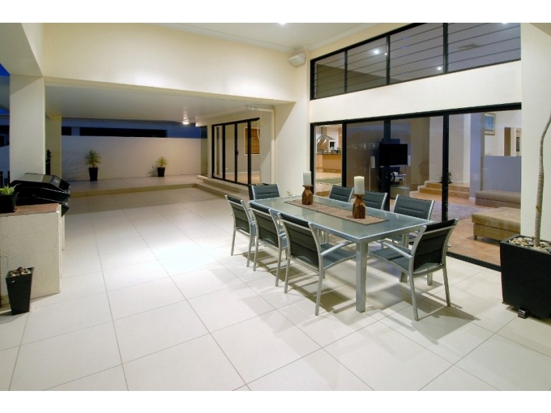 15 Marawa Drive, Minyama QLD 4575