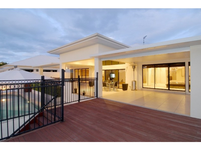 15 Marawa Drive, Minyama QLD 4575