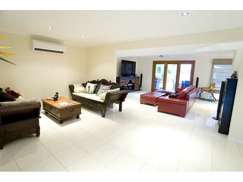 36 Kumbada, Minyama QLD 4575