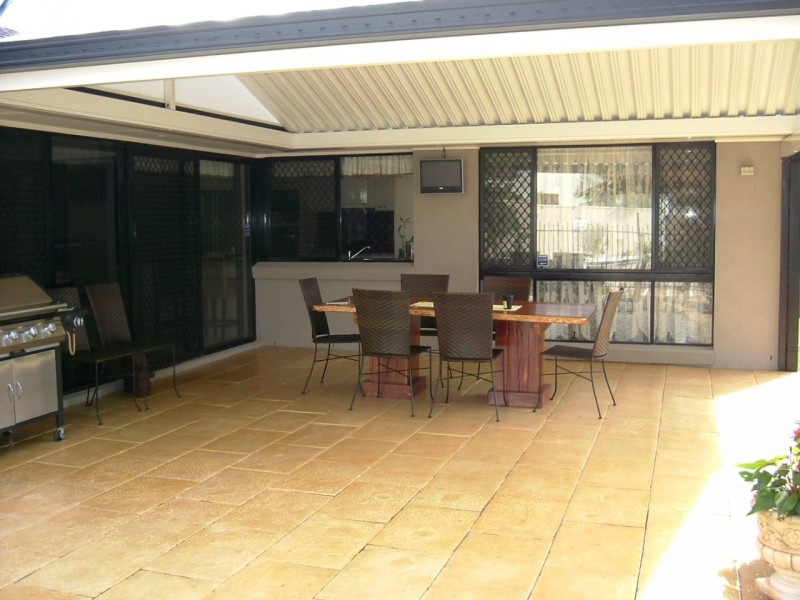 11 Kensington Drive, Minyama QLD 4575