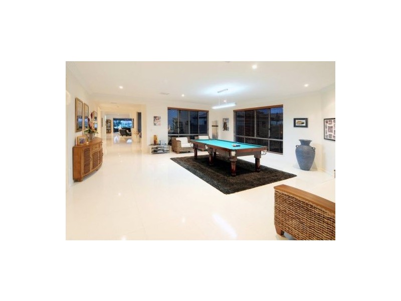 1 Reedlark Place, Parrearra QLD 4575