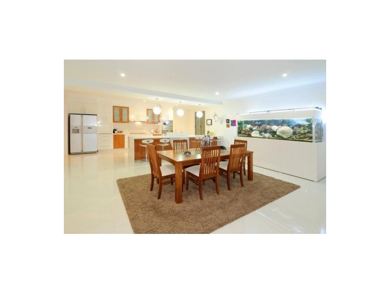 1 Reedlark Place, Parrearra QLD 4575