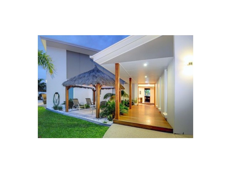 1 Reedlark Place, Parrearra QLD 4575