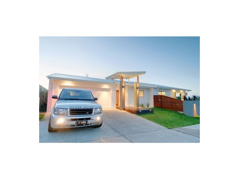 2 Robur Crescent, Mountain Creek QLD 4557