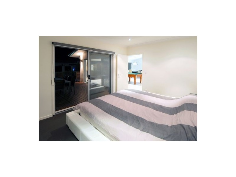 2 Robur Crescent, Mountain Creek QLD 4557