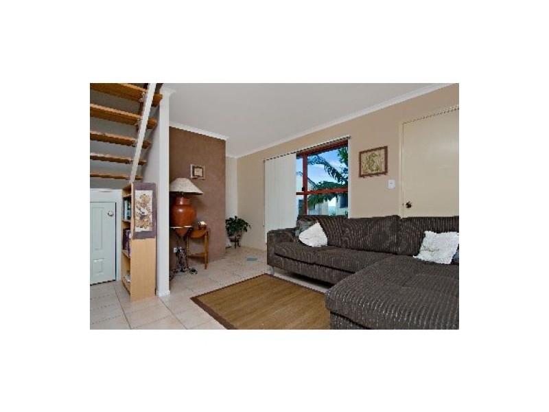 8/5 Barnes Drive, Buderim QLD 4556