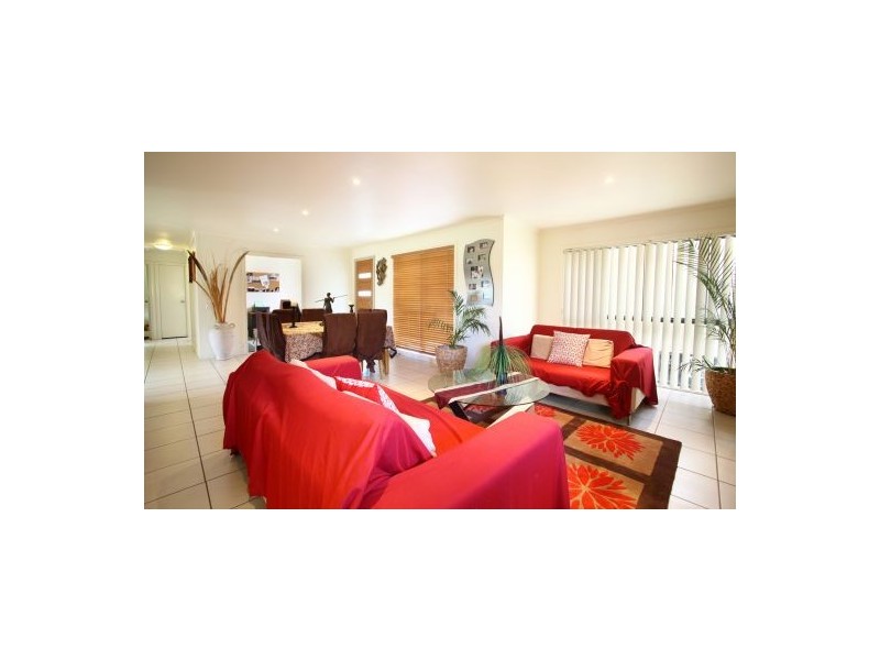21 Sunbird chase, Parrearra QLD 4575