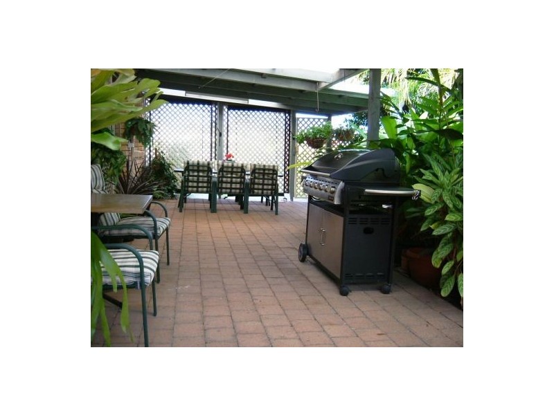 2 Spinnaker Blv, Wurtulla QLD 4575