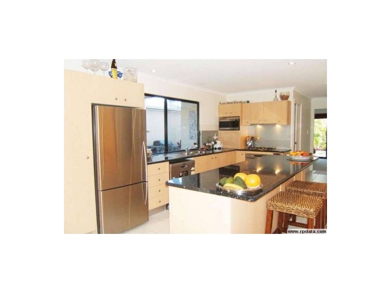 21 Sanibel Court, Kawana Island QLD 4575