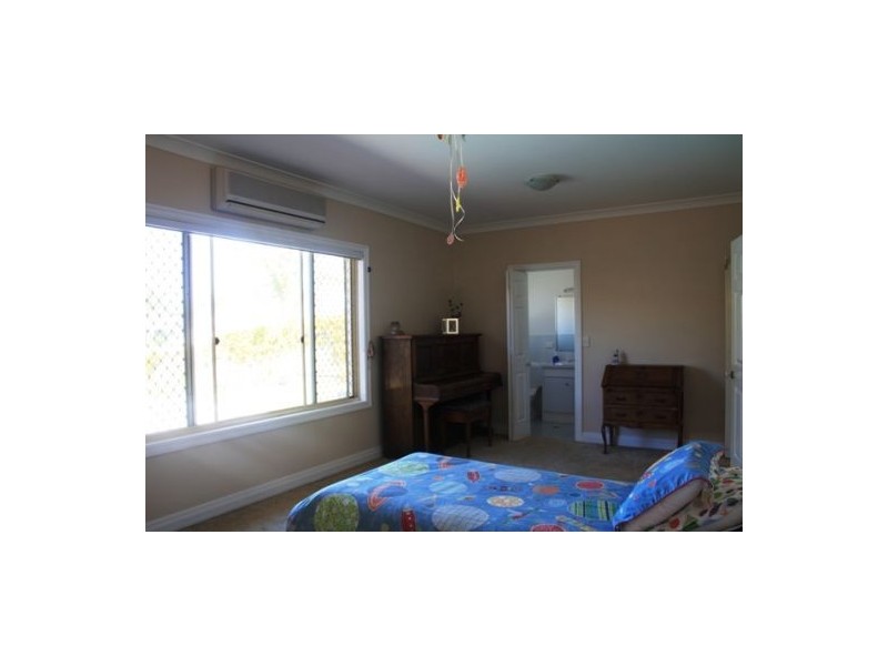 25 Jessica Boulevard, Minyama QLD 4575