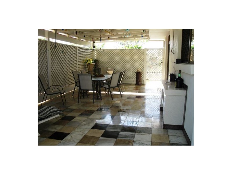 2 BAANYA ST, Wurtulla QLD 4575