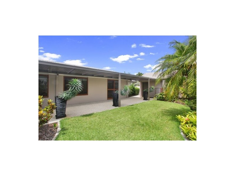 14 Island Court, Minyama QLD 4575