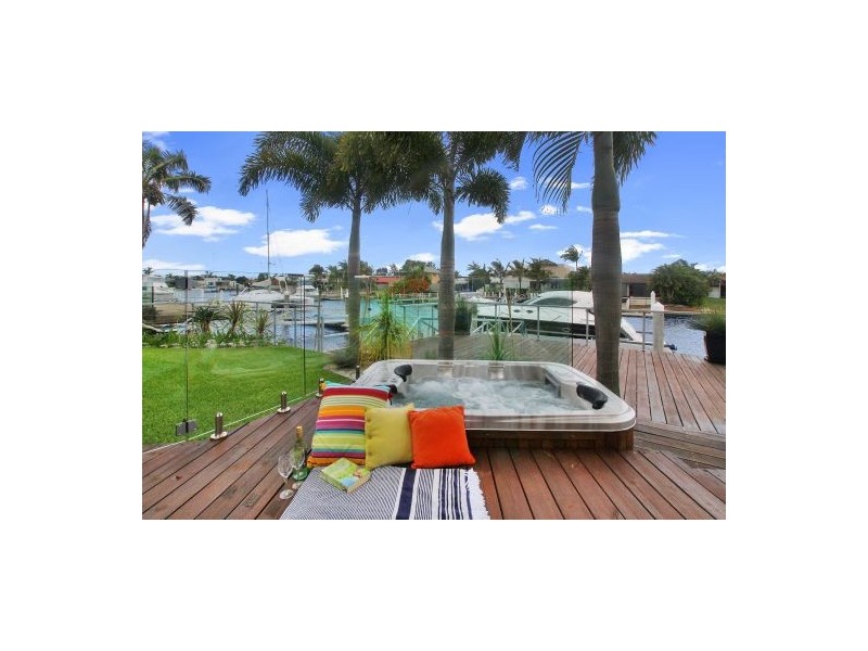 14 Island Court, Minyama QLD 4575