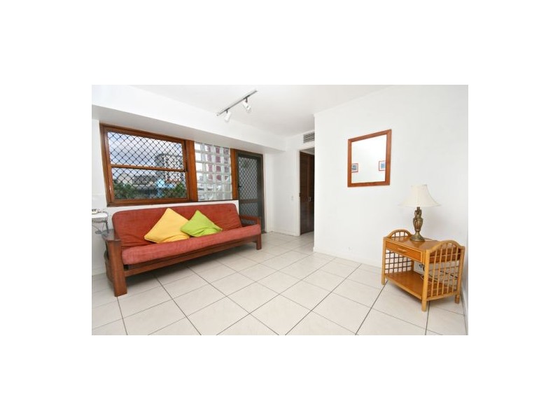 17 ‘Camargue’ 52 Alexandra Pde, Maroochydore QLD 4558