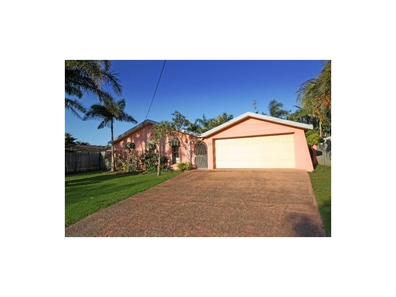 13 Adelong Crescent, Buddina QLD 4575