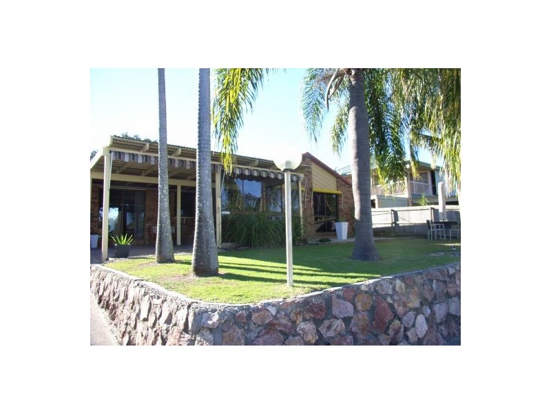 4 Jessica Boulevard, Minyama QLD 4575