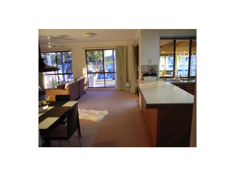 4 Jessica Boulevard, Minyama QLD 4575