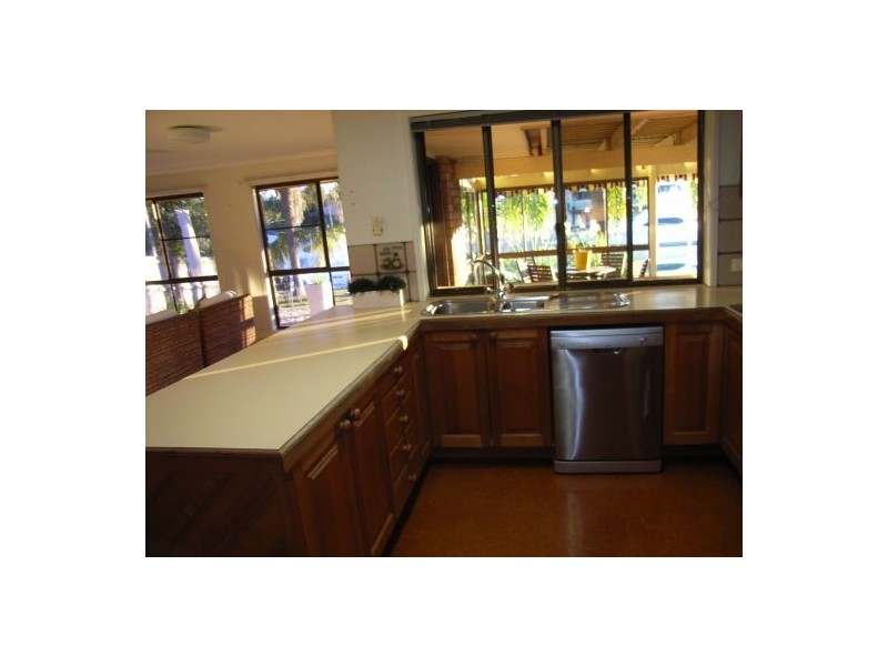 4 Jessica Boulevard, Minyama QLD 4575