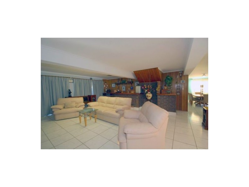 27 Kooringal Crescent, Buddina QLD 4575