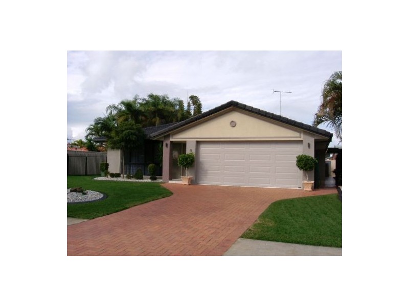 11 Kensinton Drive, Minyama QLD 4575