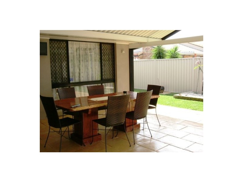 11 Kensinton Drive, Minyama QLD 4575